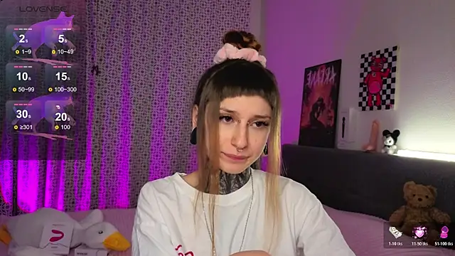 LilithPoison online show from November 12, 2025, 6:01 pm