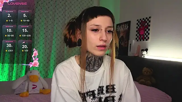 LilithPoison online show from October 29, 2025, 6:18 pm