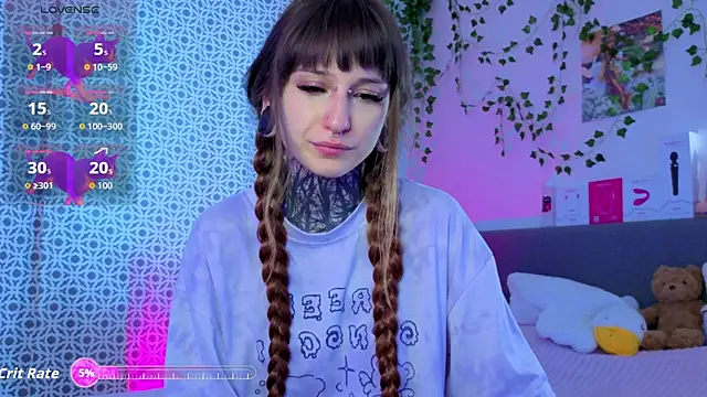 LilithPoison online show from May 17, 2026, 5:57 pm
