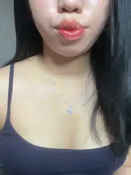 Rose-babyx online show from May 17, 2026, 3:06 am