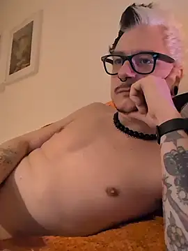 cruiserpup online show from November 5, 2025, 7:17 pm