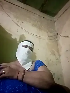 Love-890 online show from October 18, 2025, 5:04 pm