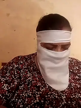 Love-890 online show from November 4, 2025, 4:16 am