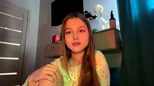 CutieAIice online show from September 24, 2025, 1:17 pm