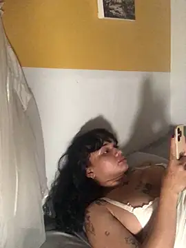 estradiolist online show from October 7, 2025, 12:50 pm