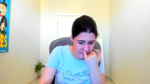 Snapshot of Joannia chatting on March 3, 2026, 9:05 am Joannia online show from March 3, 2026, 9:05 am