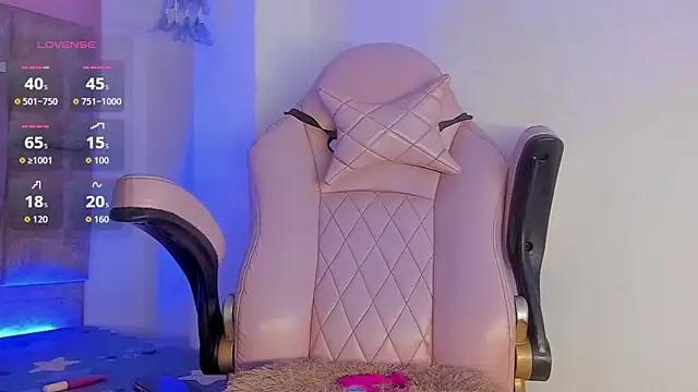 Mia royal online show from February 12, 2026, 8:08 pm