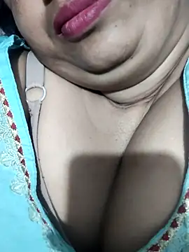 Snapshot of Mmm143 chatting on February 4, 2026, 4:29 am Mmm143 online show from February 4, 2026, 4:29 am