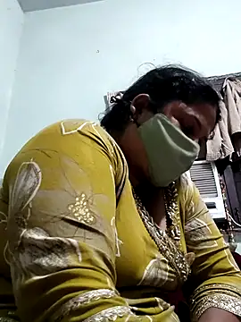 Snapshot of Mmm143 chatting on February 1, 2026, 7:45 pm Mmm143 online show from February 1, 2026, 7:45 pm