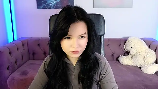 Aurora Gilbert online show from October 8, 2025, 11:01 am