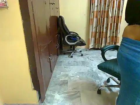 veena kaur online show from September 27, 2025, 2:45 pm