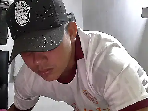 Alex man23 online show from December 5, 2025, 8:06 pm