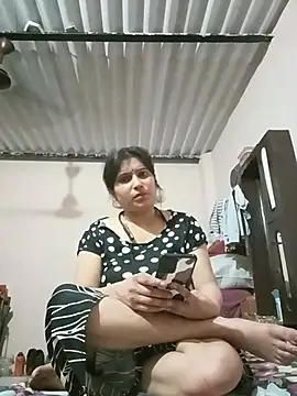 aliya-jaan71 online show from June 4, 2026, 10:03 pm