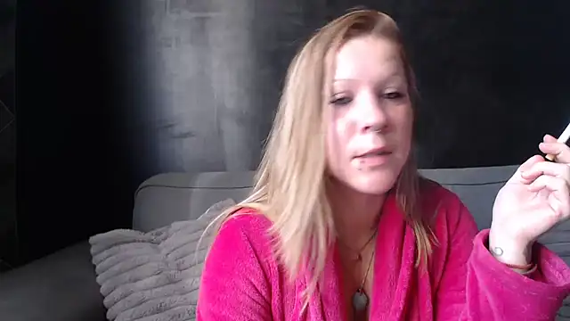 AnnaFalconeX online show from October 16, 2025, 7:38 am