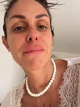 ainaht online show from April 1, 2026, 1:41 pm