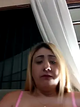 melissinhaa37 online show from September 28, 2025, 11:12 pm