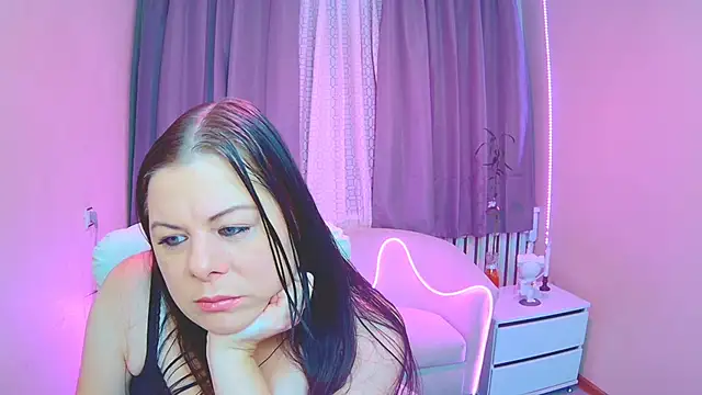 Snapshot of BritneyRaine chatting on November 9, 2025, 1:04 pm BritneyRaine online show from November 9, 2025, 1:04 pm