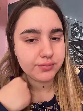 Snapshot of marouska_official chatting on February 24, 2026, 2:18 pm marouska official online show from February 24, 2026, 2:18 pm