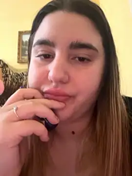 Snapshot of marouska_official chatting on February 26, 2026, 12:49 pm marouska official online show from February 26, 2026, 12:49 pm