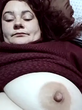 Snapshot of Flacara100 chatting on December 3, 2025, 7:35 pm Flacara100 online show from December 3, 2025, 7:35 pm