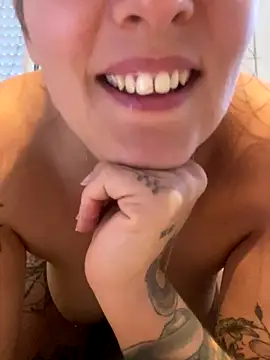 Snapshot of anonyme_hot47 chatting on October 10, 2025, 8:37 am anonyme hot47 online show from October 10, 2025, 8:37 am