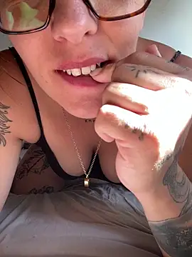 anonyme hot47 online show from June 9, 2026, 8:37 am