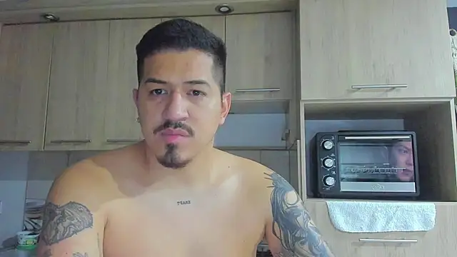 Arnolwilliams online show from October 9, 2025, 10:32 pm