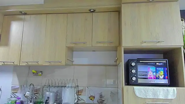 Arnolwilliams online show from October 12, 2025, 11:28 pm