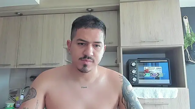 Arnolwilliams online show from September 14, 2025, 9:37 pm