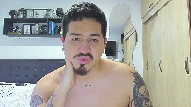 Arnolwilliams online show from October 28, 2025, 12:33 am