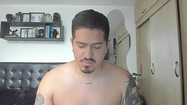 Arnolwilliams online show from September 27, 2025, 6:47 pm