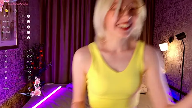 AlettaEve online show from November 17, 2025, 3:27 pm