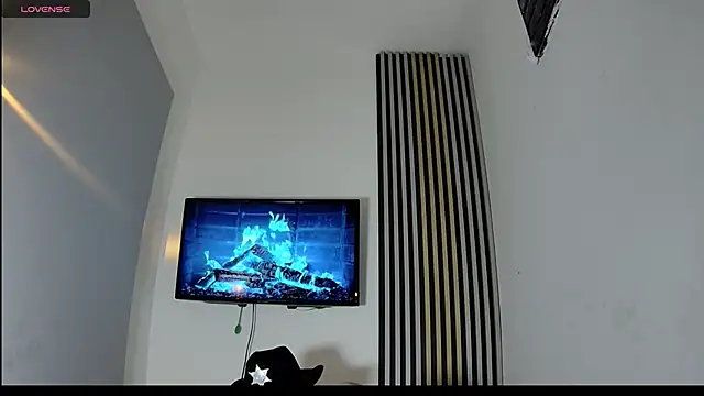 toji luxxer online show from November 11, 2025, 4:29 am