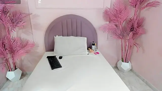 Maddybenson online show from September 25, 2025, 3:34 am
