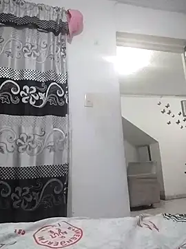 LaraStons online show from November 20, 2025, 11:55 am