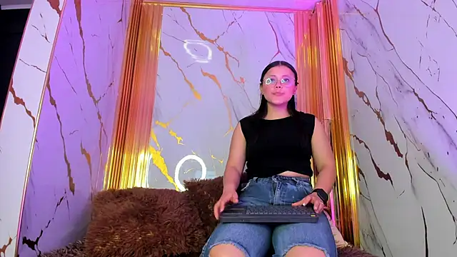 celeste hot   online show from October 4, 2025, 7:48 pm