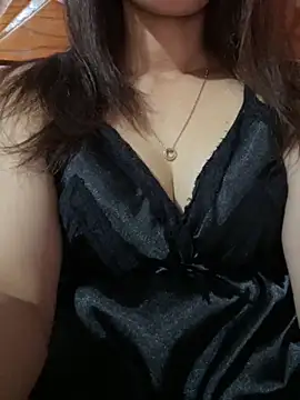 Moon pusy online show from October 9, 2025, 1:11 pm