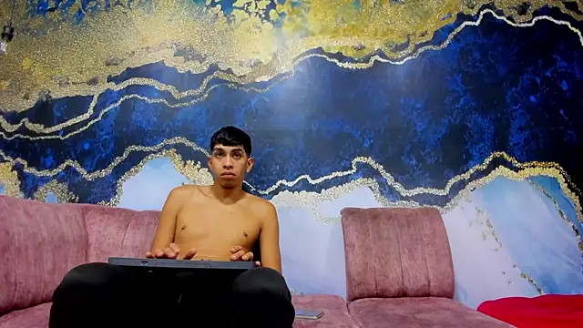 Snapshot of Juicy_Creww chatting on November 7, 2025, 8:41 am Juicy Creww online show from November 7, 2025, 8:41 am