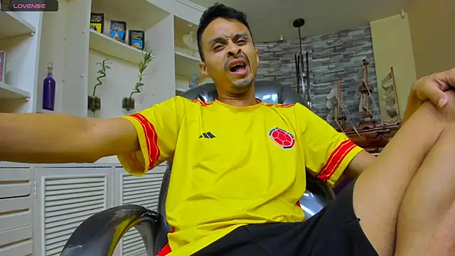 Snapshot of Juicy_Creww chatting on October 11, 2025, 8:26 am Juicy Creww online show from October 11, 2025, 8:26 am