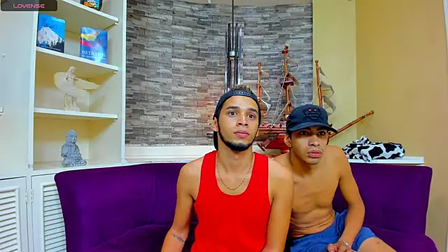 Juicy Creww online show from September 28, 2025, 10:00 am