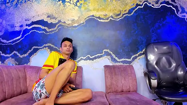 Snapshot of Juicy_Creww chatting on November 14, 2025, 10:08 am Juicy Creww online show from November 14, 2025, 10:08 am