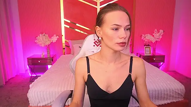 ShyySiren online show from November 9, 2025, 8:18 am