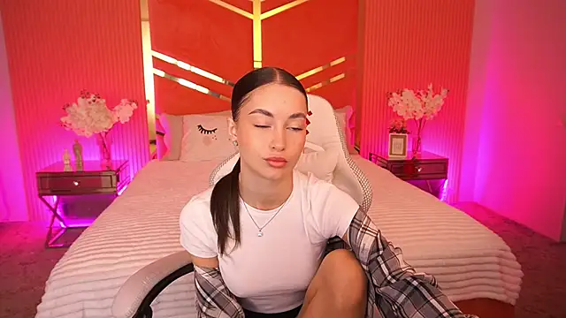 CherryyLulu online show from October 15, 2025, 7:27 am