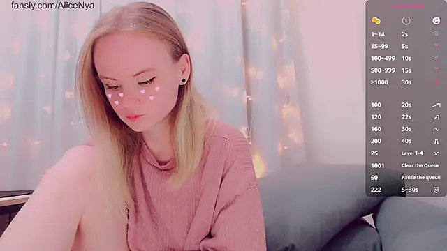 Snapshot of AliceNya_cute chatting on February 11, 2026, 4:56 am AliceNya cute online show from February 11, 2026, 4:56 am