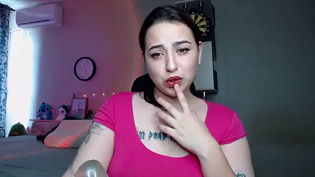 Snapshot of Olivia_Defo chatting on October 10, 2025, 9:21 am Olivia Defo online show from October 10, 2025, 9:21 am