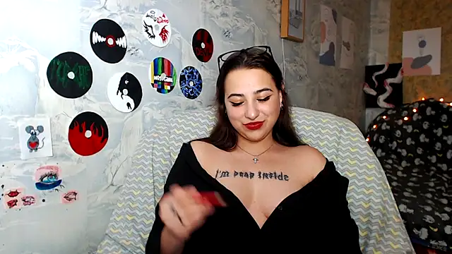 Snapshot of Olivia_Defo chatting on September 22, 2025, 10:21 am Olivia Defo online show from September 22, 2025, 10:21 am