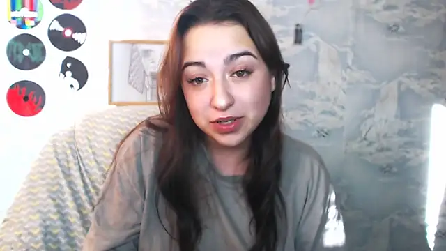 Snapshot of Olivia_Defo chatting on October 3, 2025, 12:06 pm Olivia Defo online show from October 3, 2025, 12:06 pm