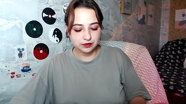 Snapshot of Olivia_Defo chatting on September 18, 2025, 11:57 am Olivia Defo online show from September 18, 2025, 11:57 am