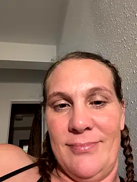 Snapshot of Ariasweetaspie chatting on October 14, 2025, 9:32 am Ariasweetaspie online show from October 14, 2025, 9:32 am