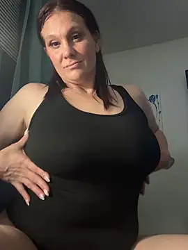 Ariasweetaspie online show from June 2, 2026, 5:40 am